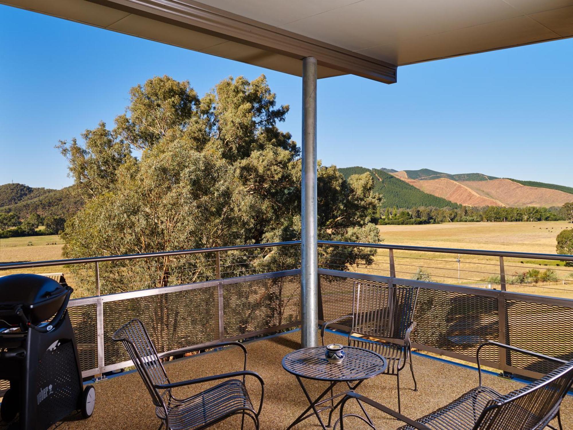 Panoramia Villas Myrtleford Exterior photo