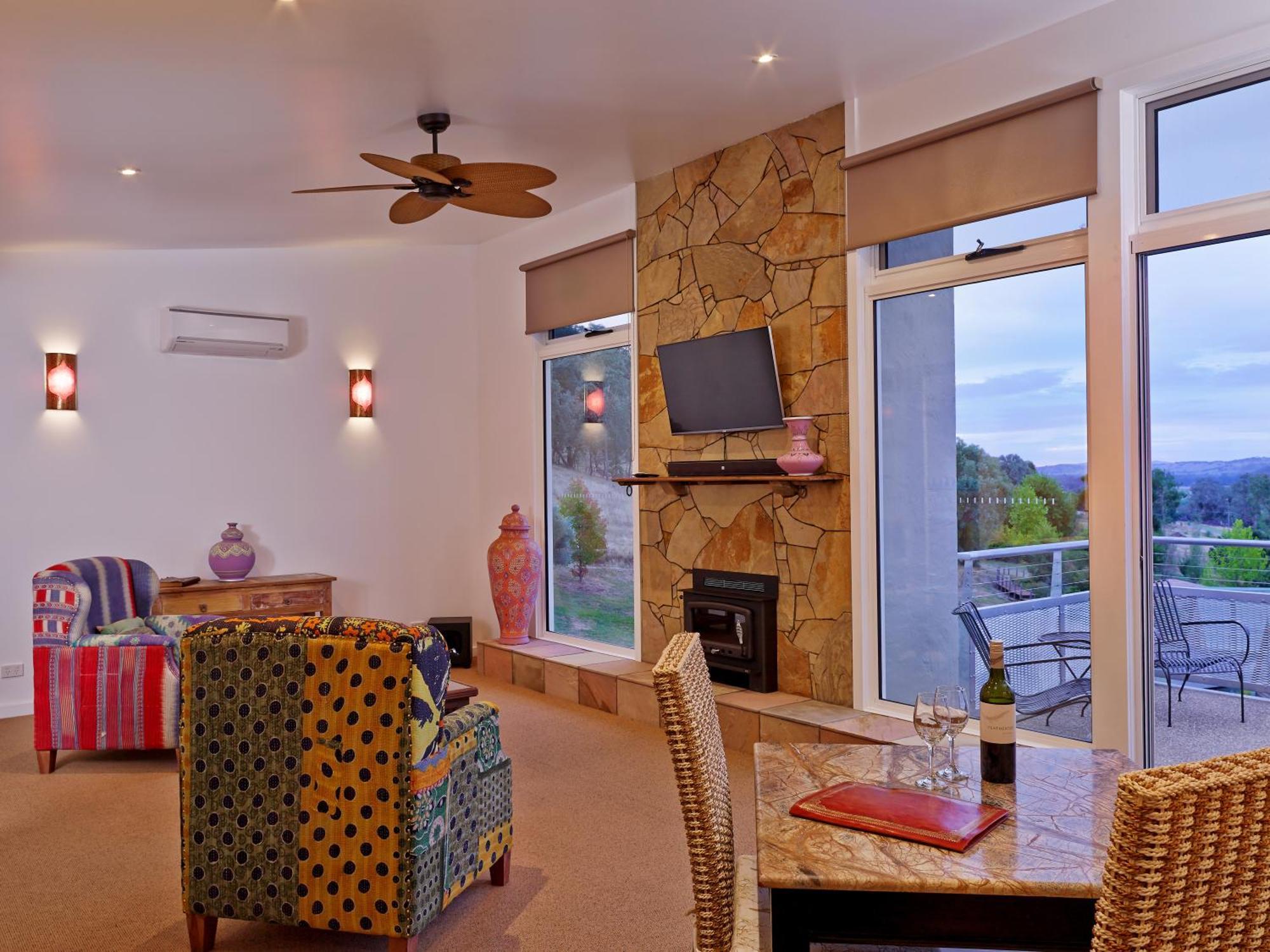 Panoramia Villas Myrtleford Exterior photo